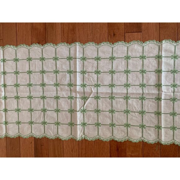 Handmade Floral Lace Table Runner 47" X 14" - White & Green - For Fancy Yet Lazy - Picture 3 of 6